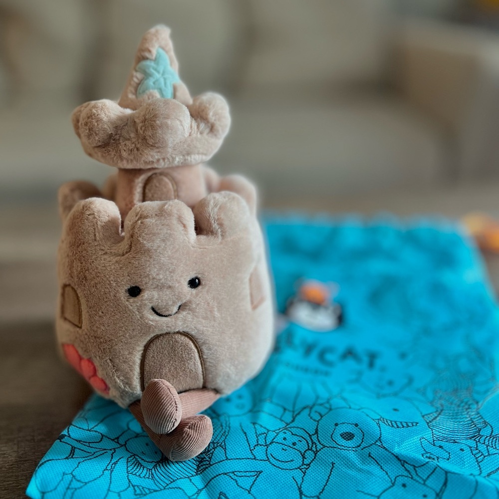 Jellycat Amuseables Sandcastle - SOLD OUT! Collector Favorite 🏖️ - Picture 6 of 7